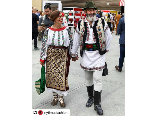 Ralitza - Ambasadorii Costumului Popular Romanesc La Pitti Uomo